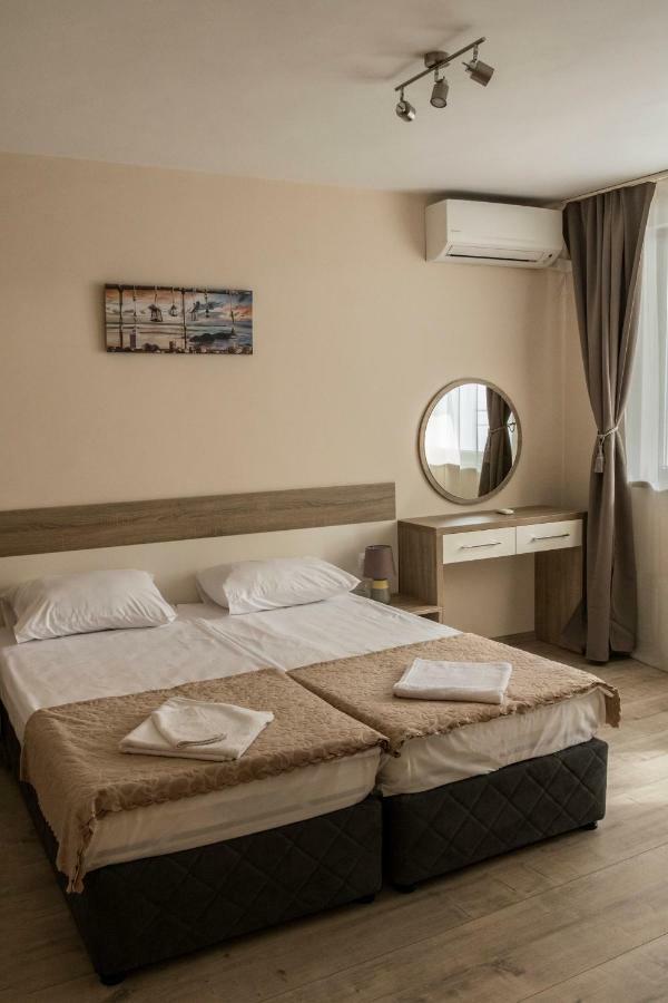 Margis Home Burgas Stad Buitenkant foto
